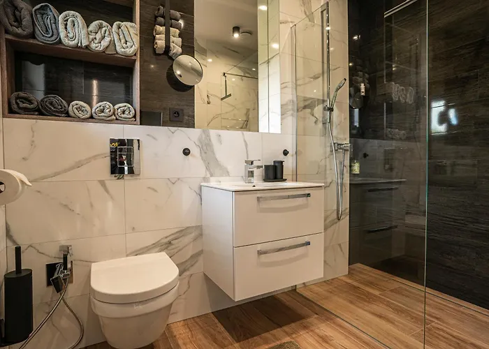 Pri Rybniku Strohm Villa *